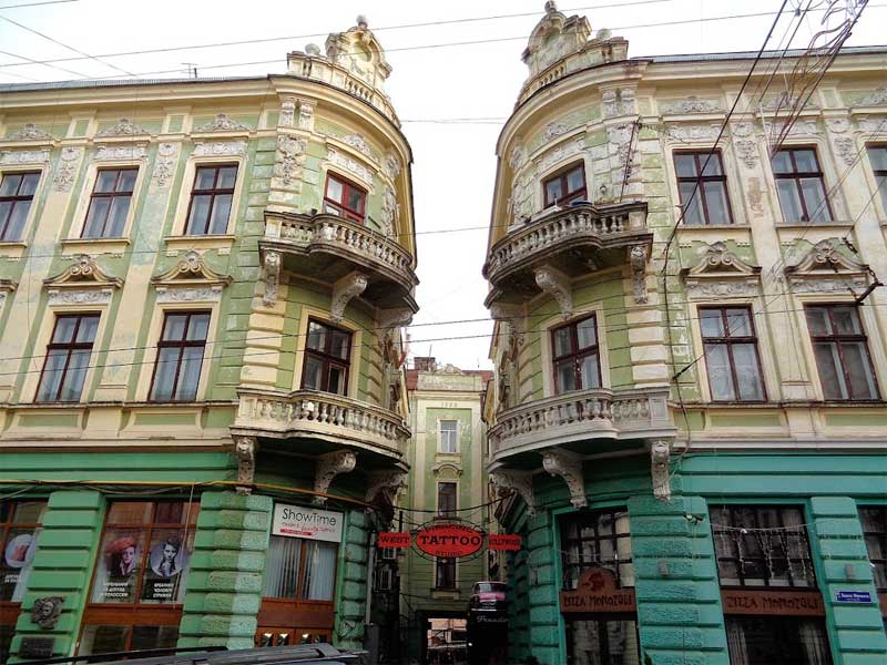 chernivtsi-budynky-blyzniuky
