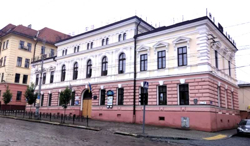 Де у Чернівцях розташовувалося офіцерське казино