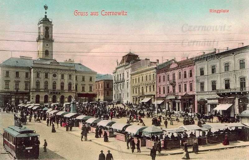 Можна було придбати прикраси з Парижа та спеції з Туреччини