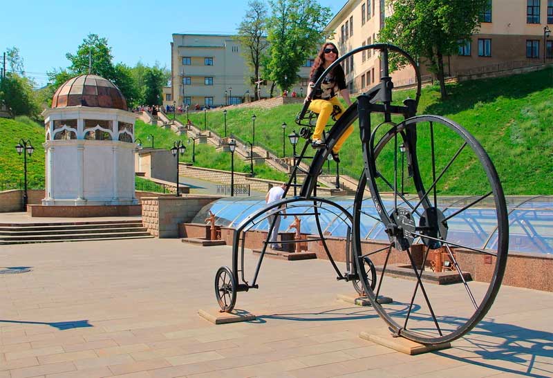 chernivtsi-ploshcha-presviatoi-marii
