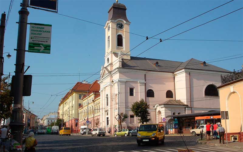 ploshcha-sviatoho-khresta