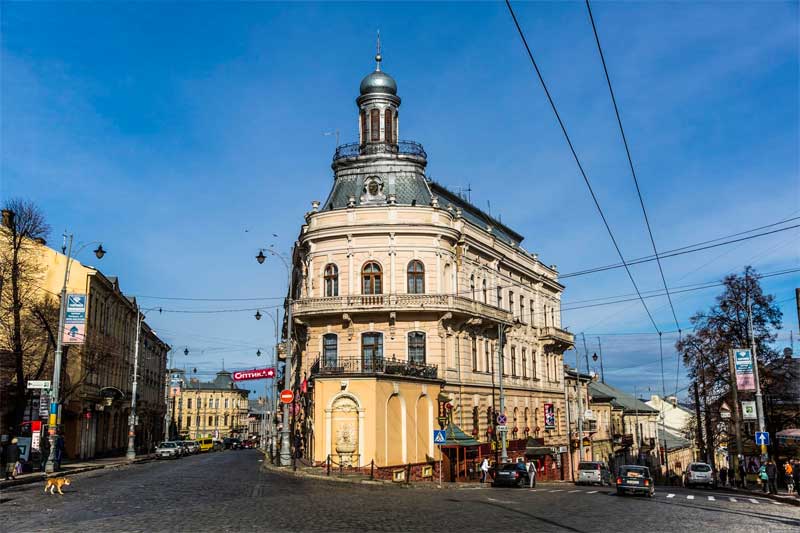 ploshcha-sviatoho-khresta