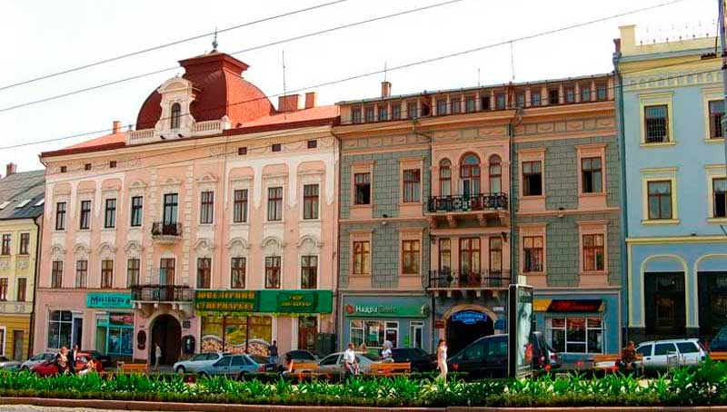 chernivtsi-tsentralna-ploshcha