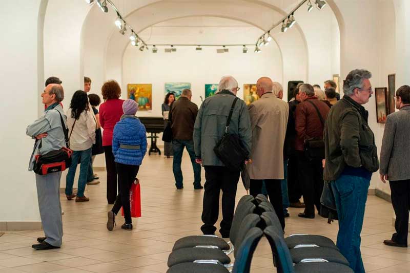 chernivtsi-tsentr-kultury-vernisazh