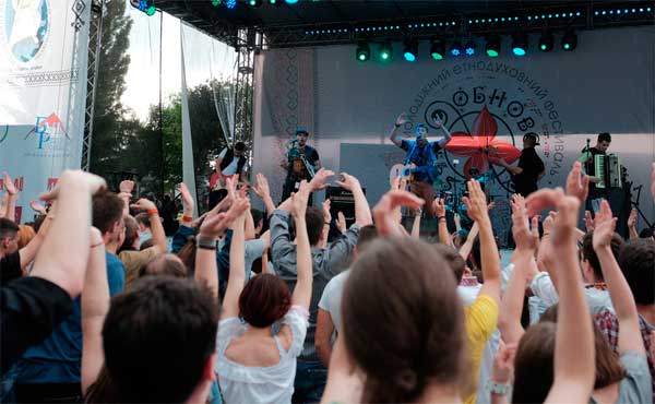 chernivtsi-obnova-fest