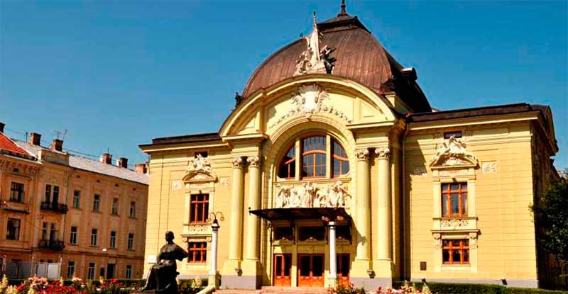 chernivtsi-theatre