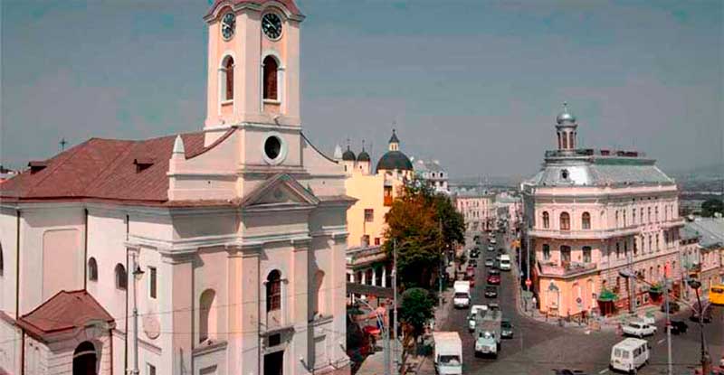 chernivtsi-kolyshnia-ploshcha-sviatoho-khresta